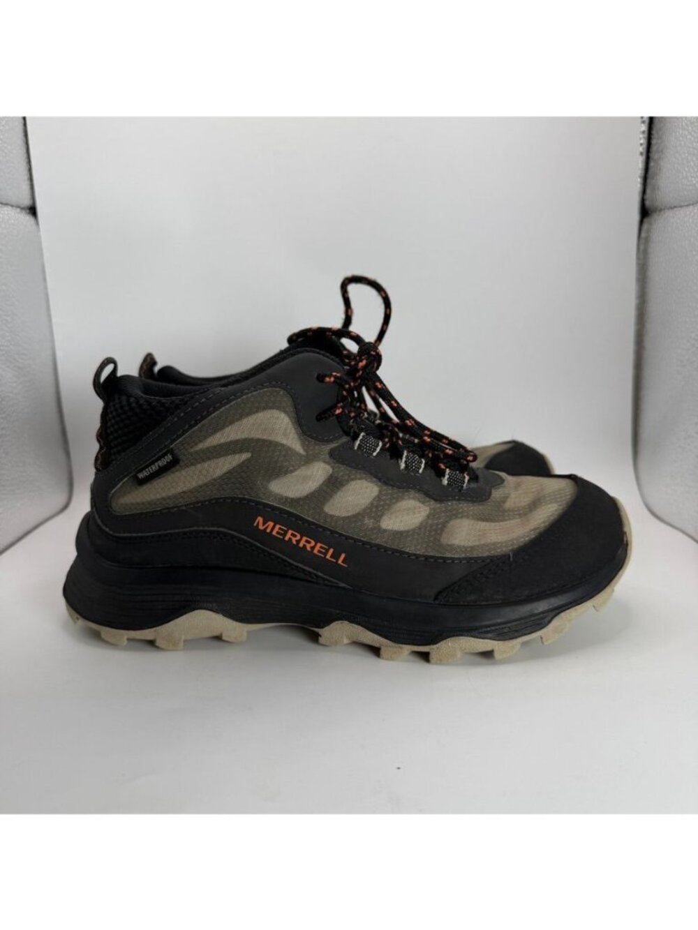 Merrell Kid's Moab Speed Mid Waterproof Hiking Boot Size 4 M Black/Orange
